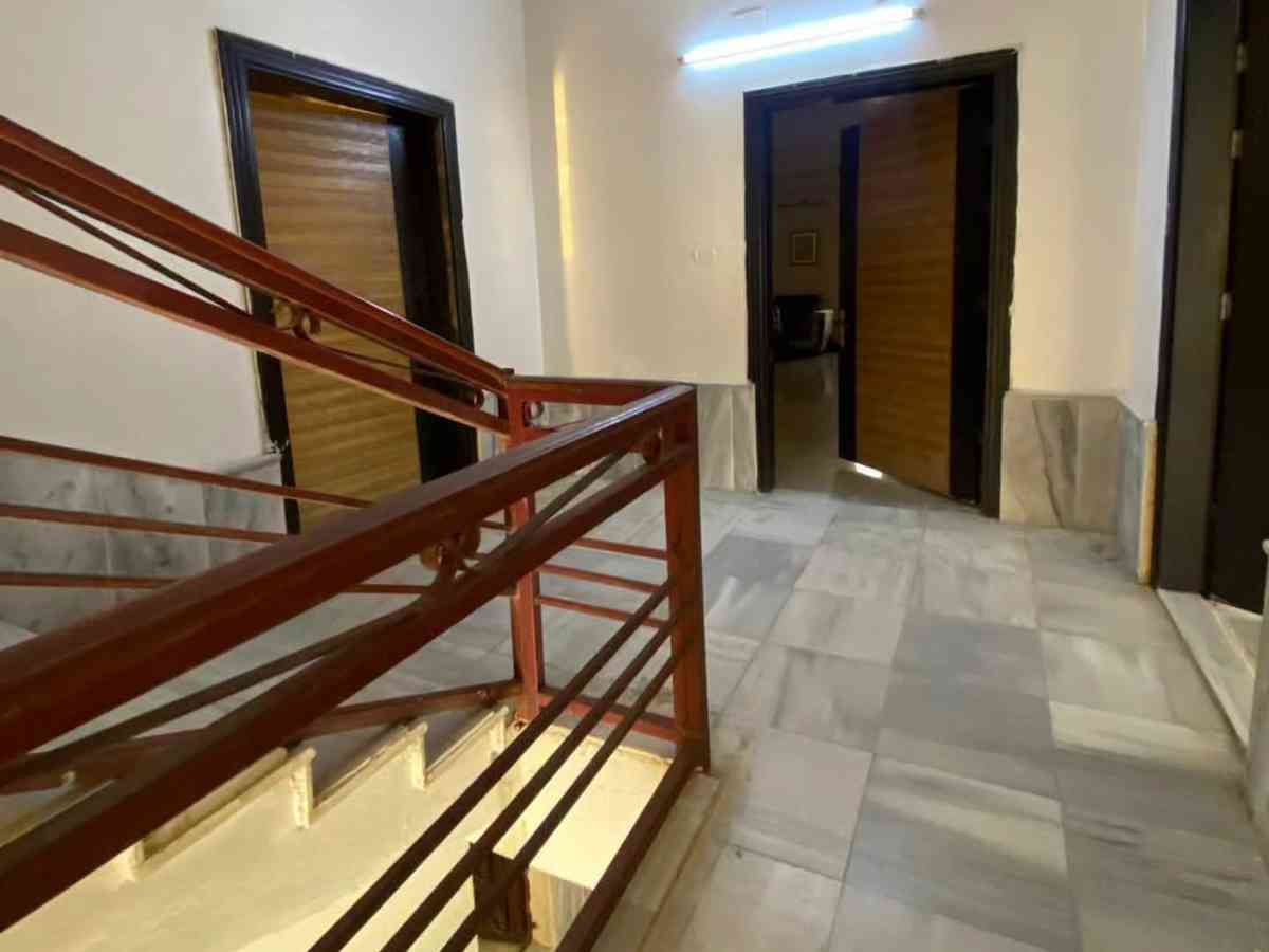 بناء 1550م² للبيع