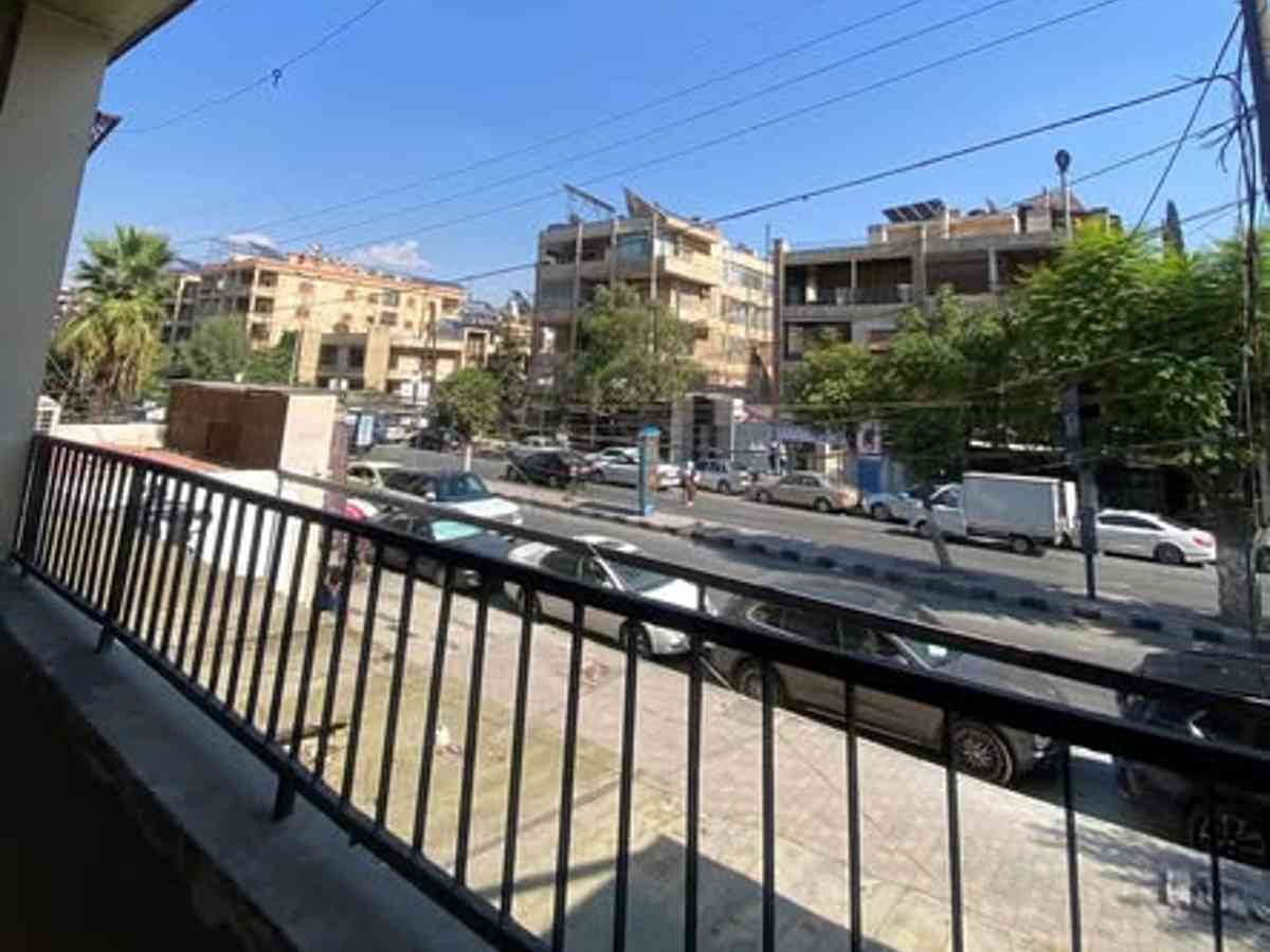 شقة 6 غرف طابق 1 للإيجار