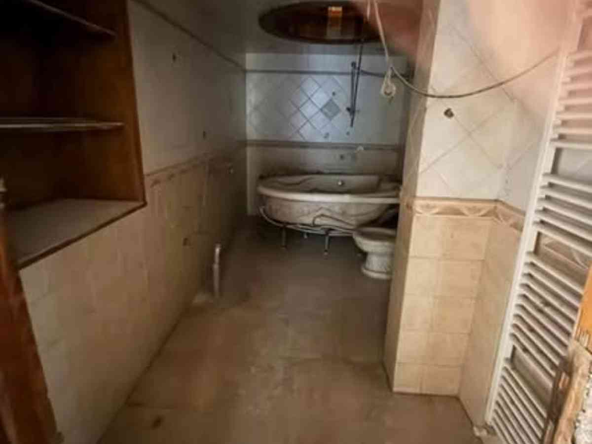 شقة 6 غرف 270م² طابق 2 مع فرش للبيع