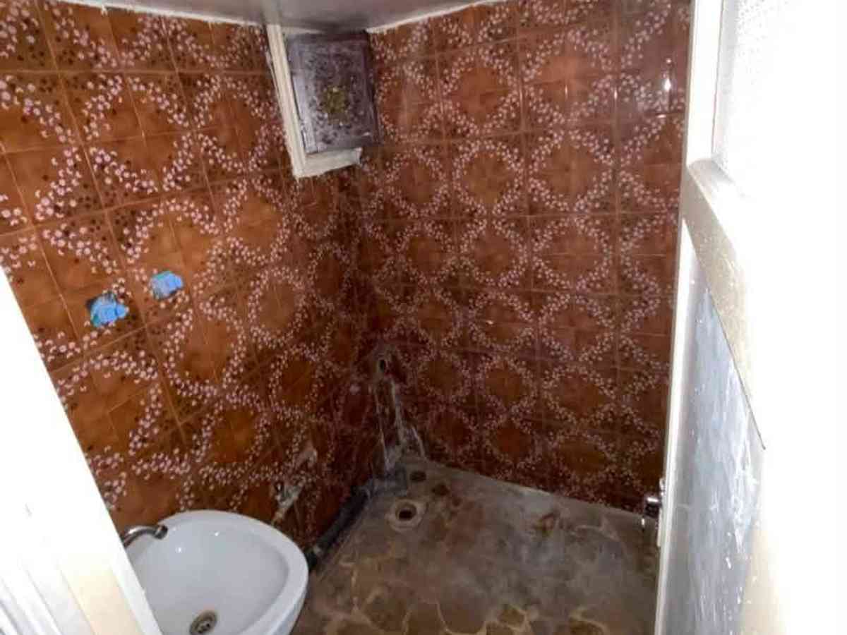 شقة 5 غرف طابق 3 للإيجار