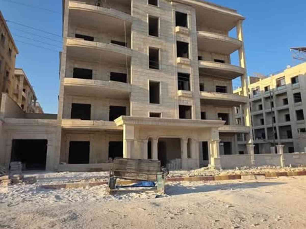 شقة 6 غرف 240م² طابق 1 للبيع