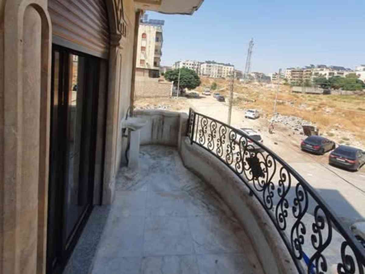 شقة 5 غرف طابق 1 للإيجار