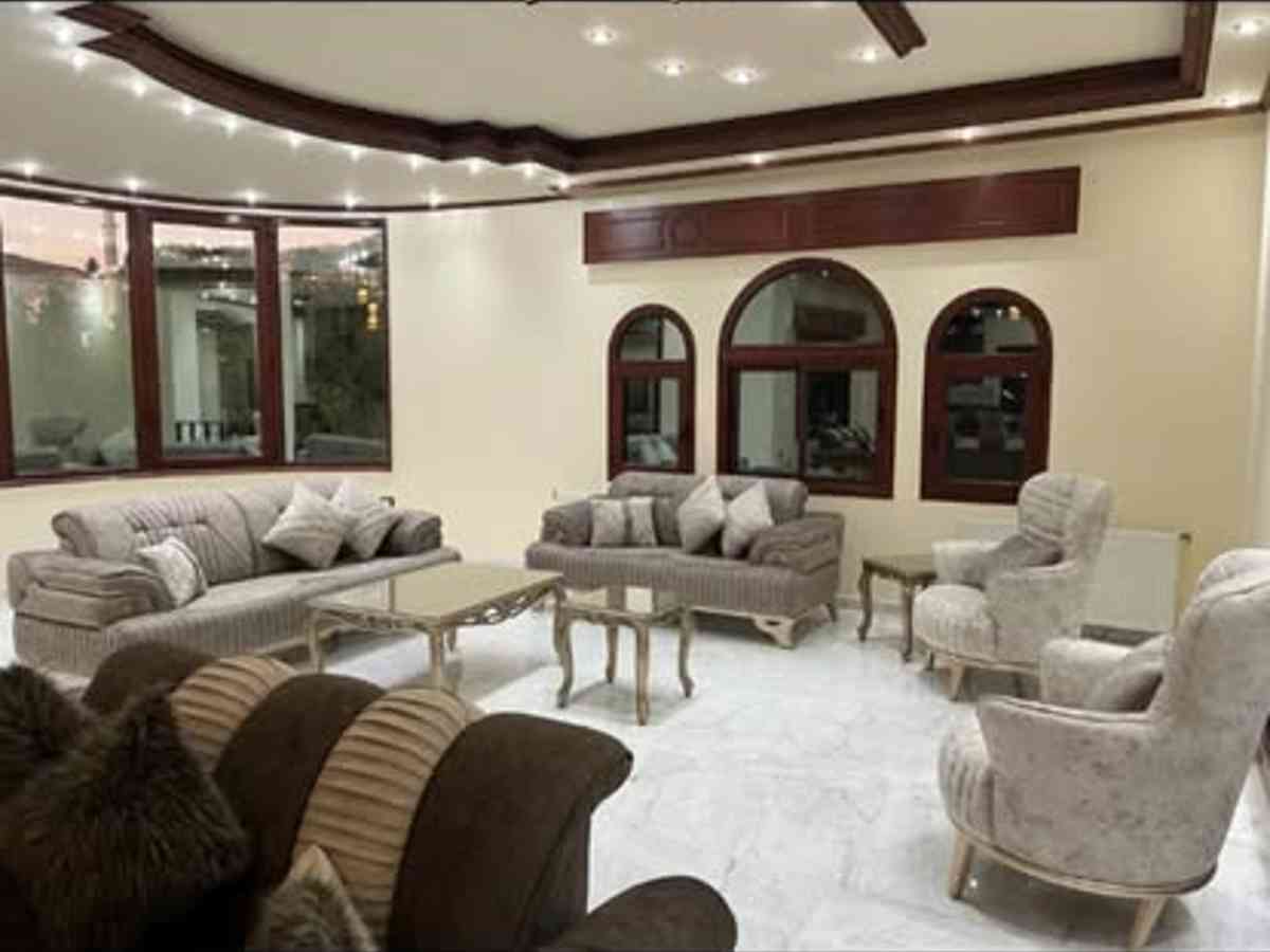 فيلا 7 غرف 3 صالات 1300م² للبيع
