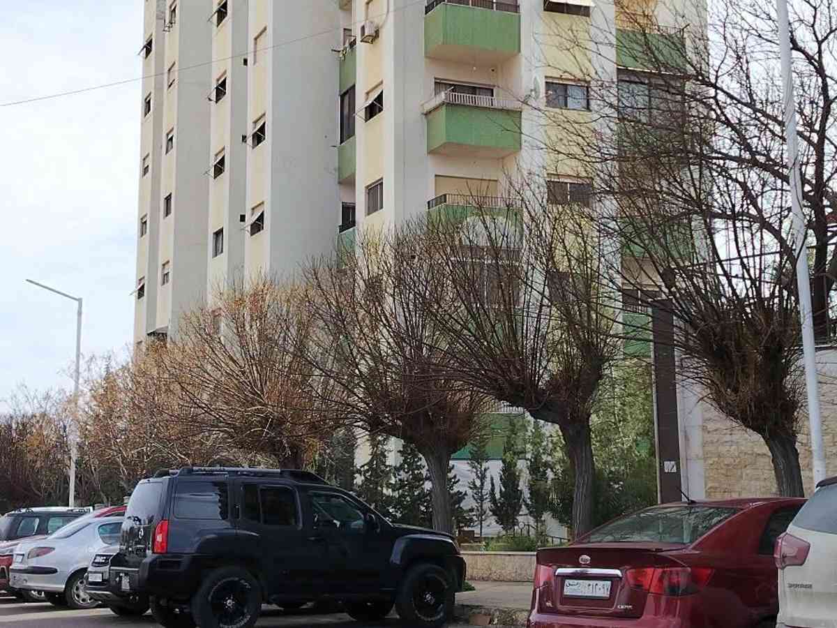 شقة 3 غرف 1 صالات مع فرش للإيجار
