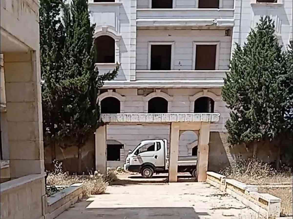 فيلا 4 غرف 1 صالات 350م² للبيع