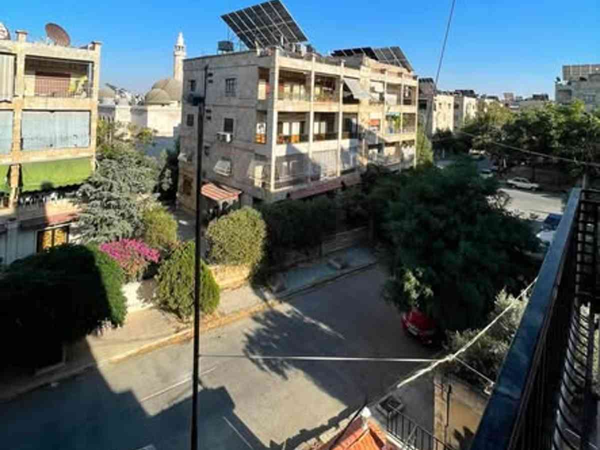 شقة 5 غرف 200م² طابق 2 للإيجار