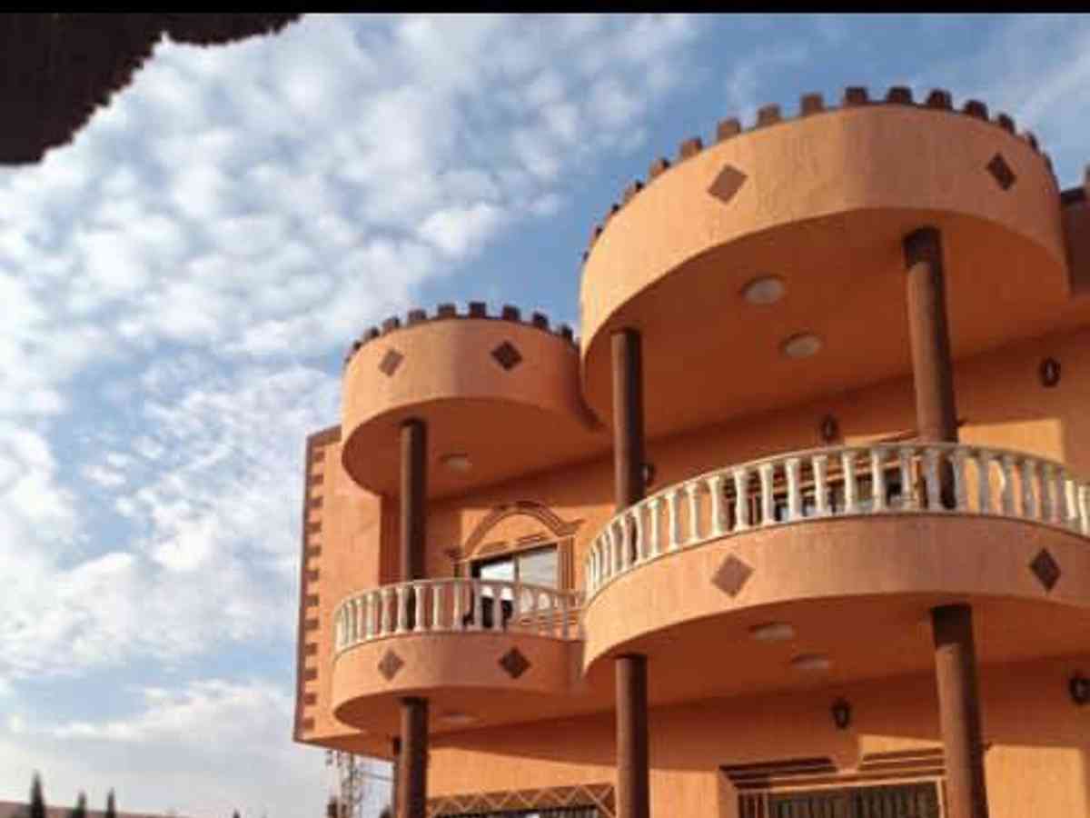 فيلا 4 غرف 1 صالات للإيجار اليومي