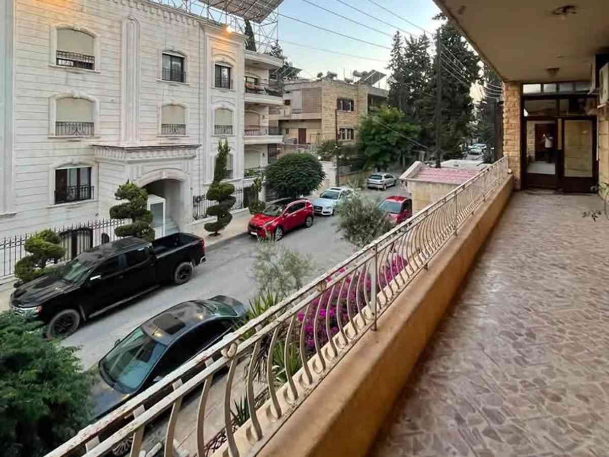 شقة 7 غرف طابق 1 للإيجار