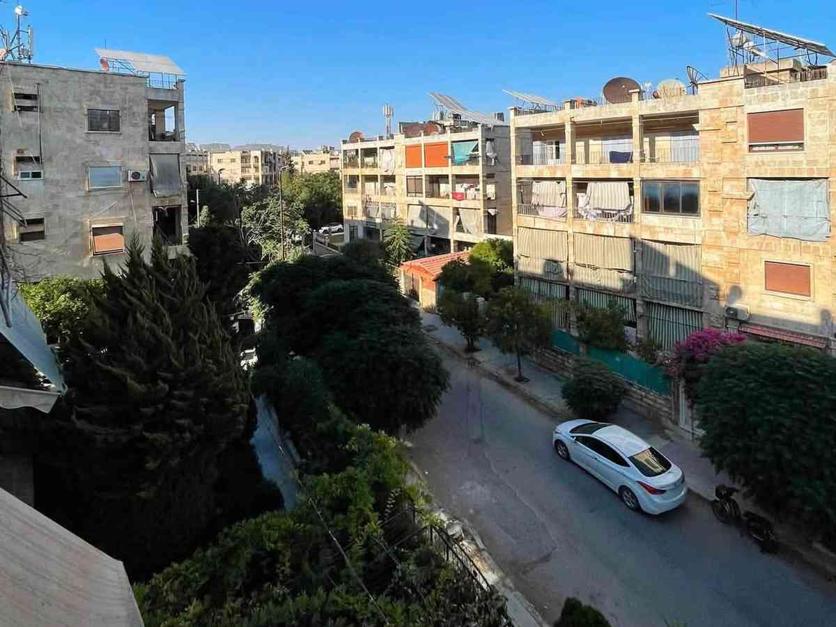 شقة 5 غرف 200م² طابق 2 للإيجار