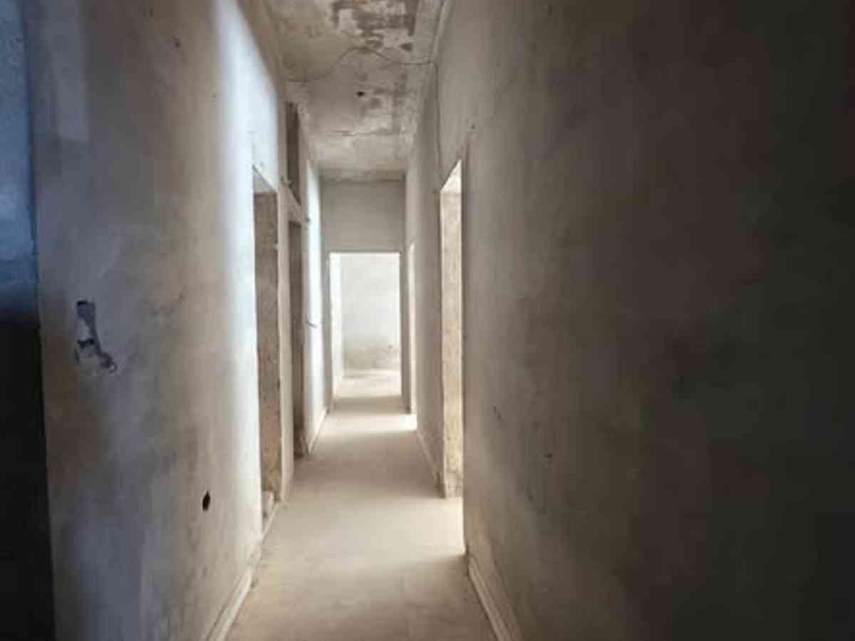 شقة 6 غرف 240م² طابق 3 للبيع
