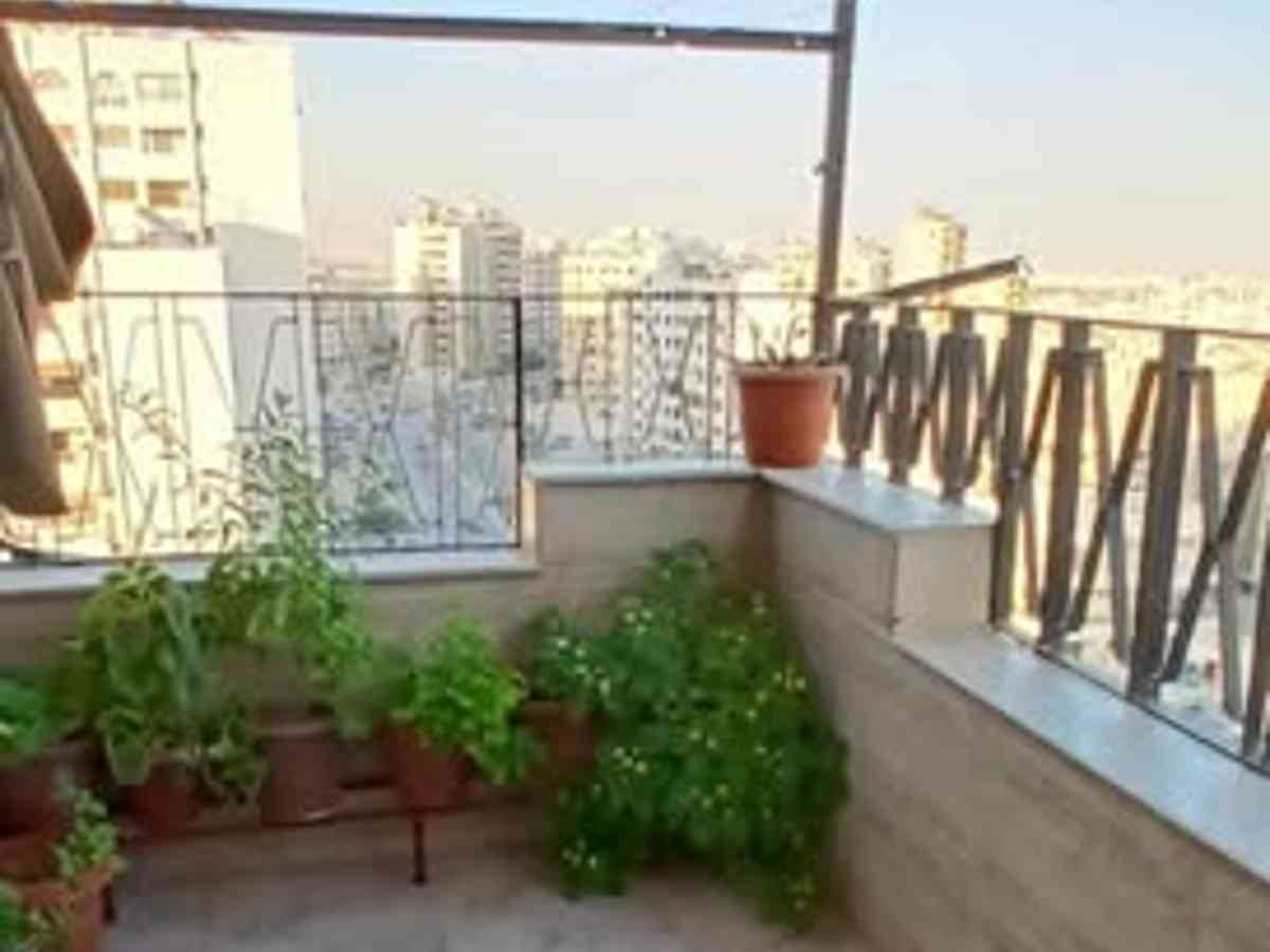 شقة 4 غرف 1 صالات طابق 9 للبيع