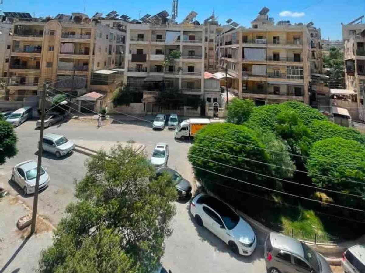 شقة 4 غرف 1 صالات طابق 3 للإيجار
