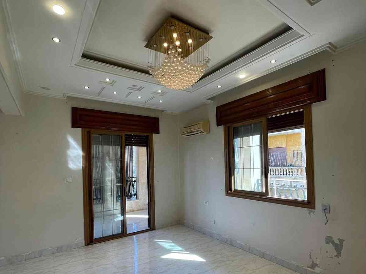 شقة 5 غرف طابق 1 للإيجار