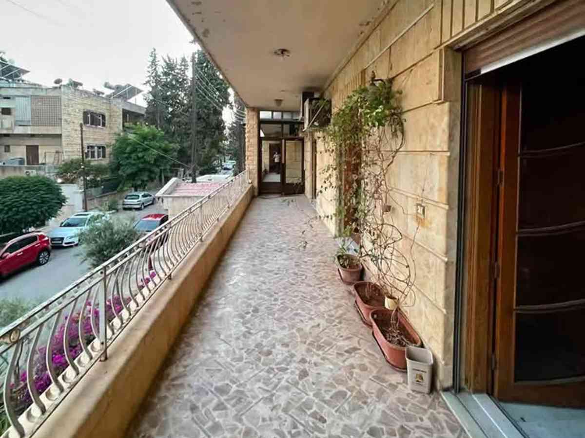 شقة 7 غرف طابق 1 للإيجار