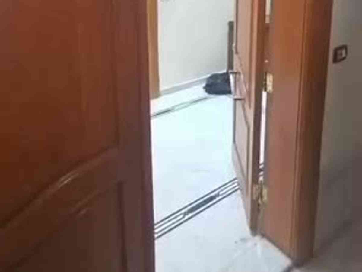 شقة 7 غرف 250م² طابق 4 للإيجار