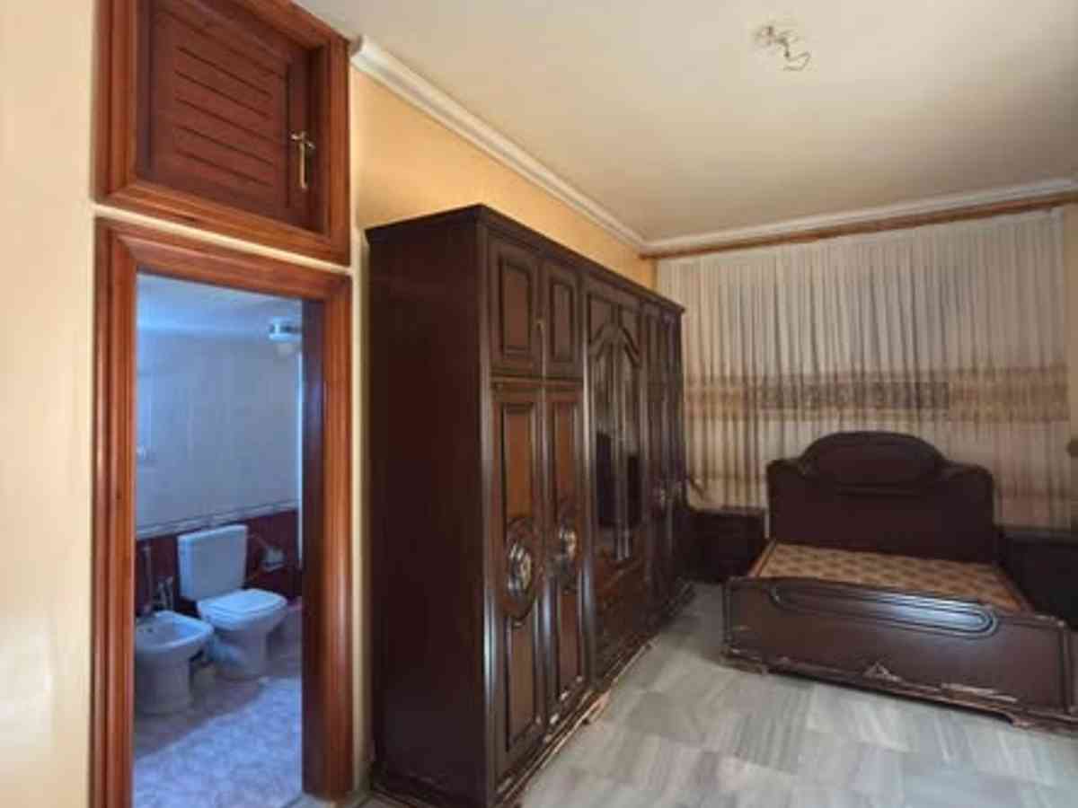 شقة 6 غرف طابق 1 مع فرش للإيجار