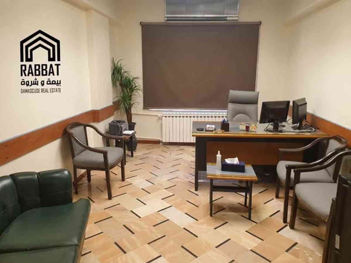 مكتب 100م² طابق 2 مع فرش للإيجار