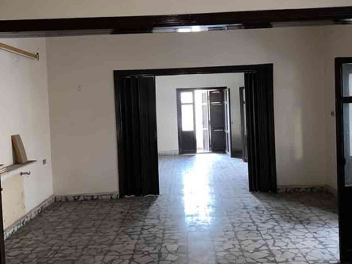 شقة 6 غرف 240م² طابق 2 للإيجار