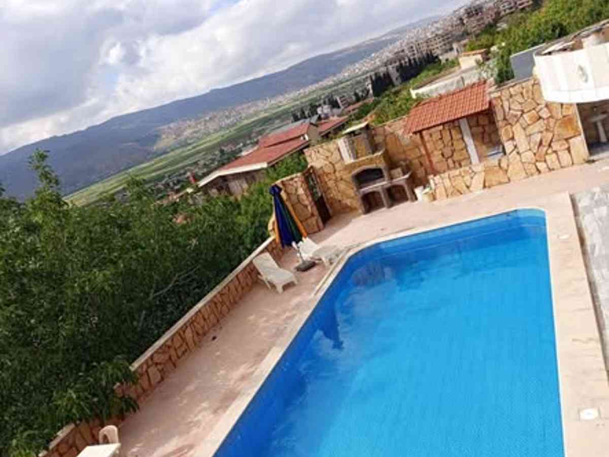 فيلا 4 غرف 1 صالات للإيجار اليومي
