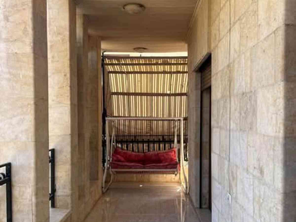 شقة 5 غرف طابق 1 للإيجار