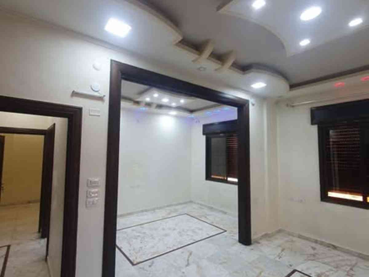 شقة 5 غرف طابق 1 للإيجار