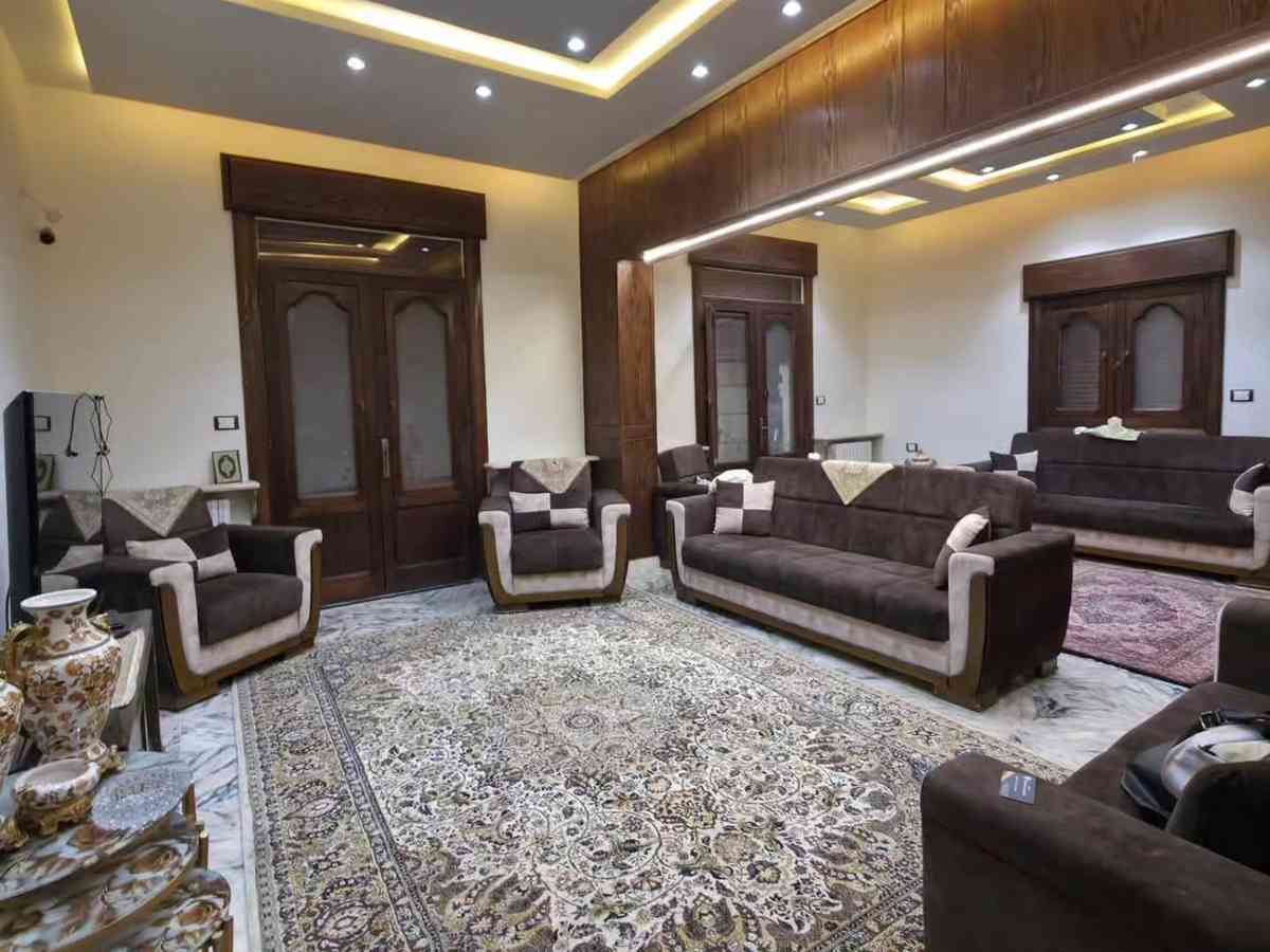 شقة 6 غرف 240م² طابق 1 للبيع
