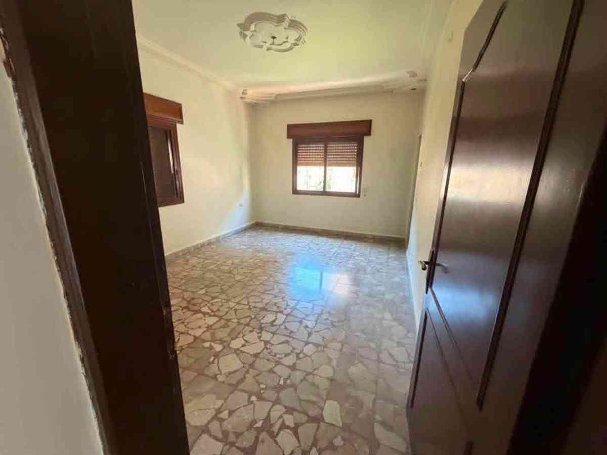 شقة 5 غرف 200م² طابق 2 للإيجار
