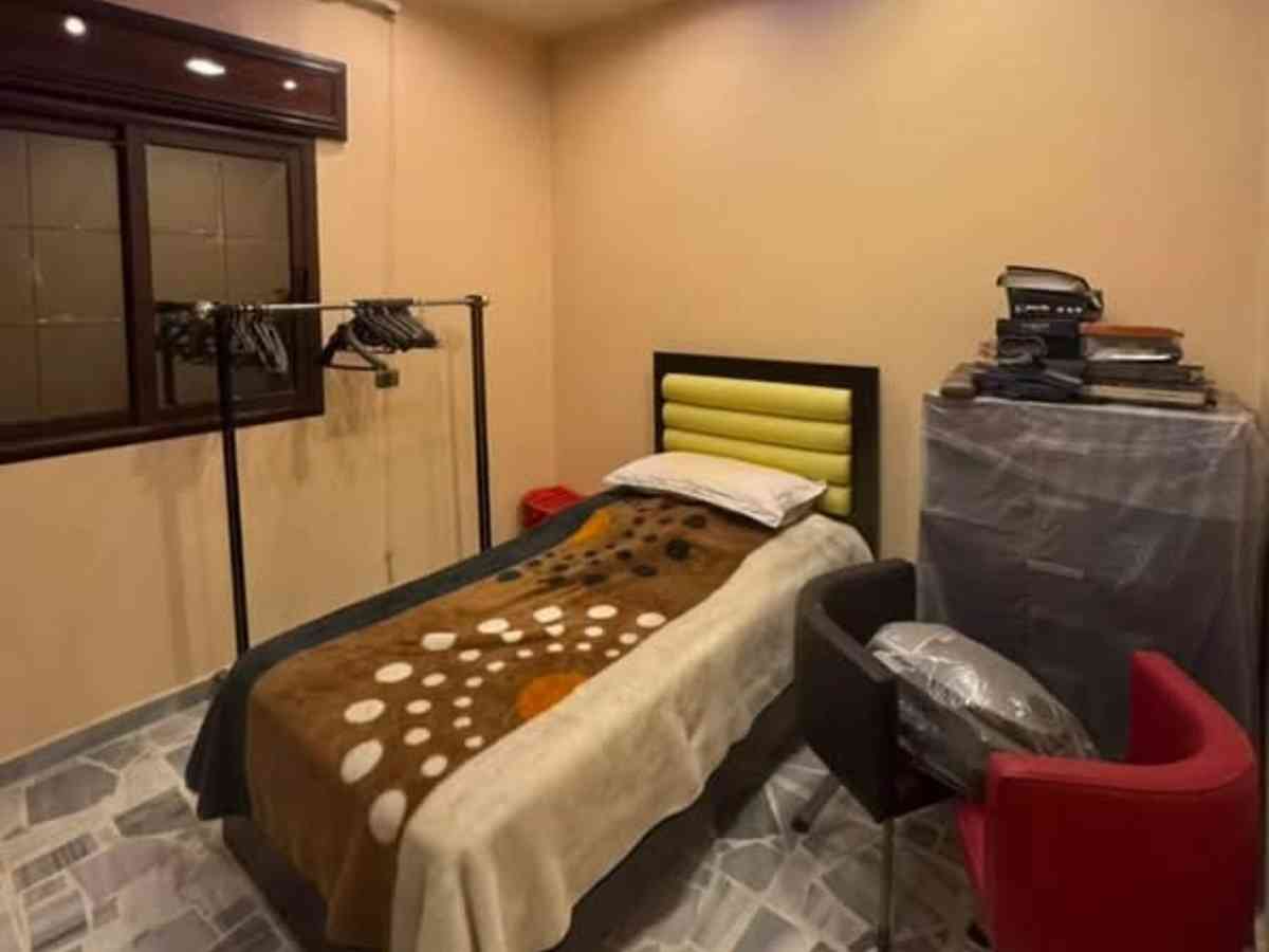 شقة 4 غرف طابق 2 مع فرش للإيجار