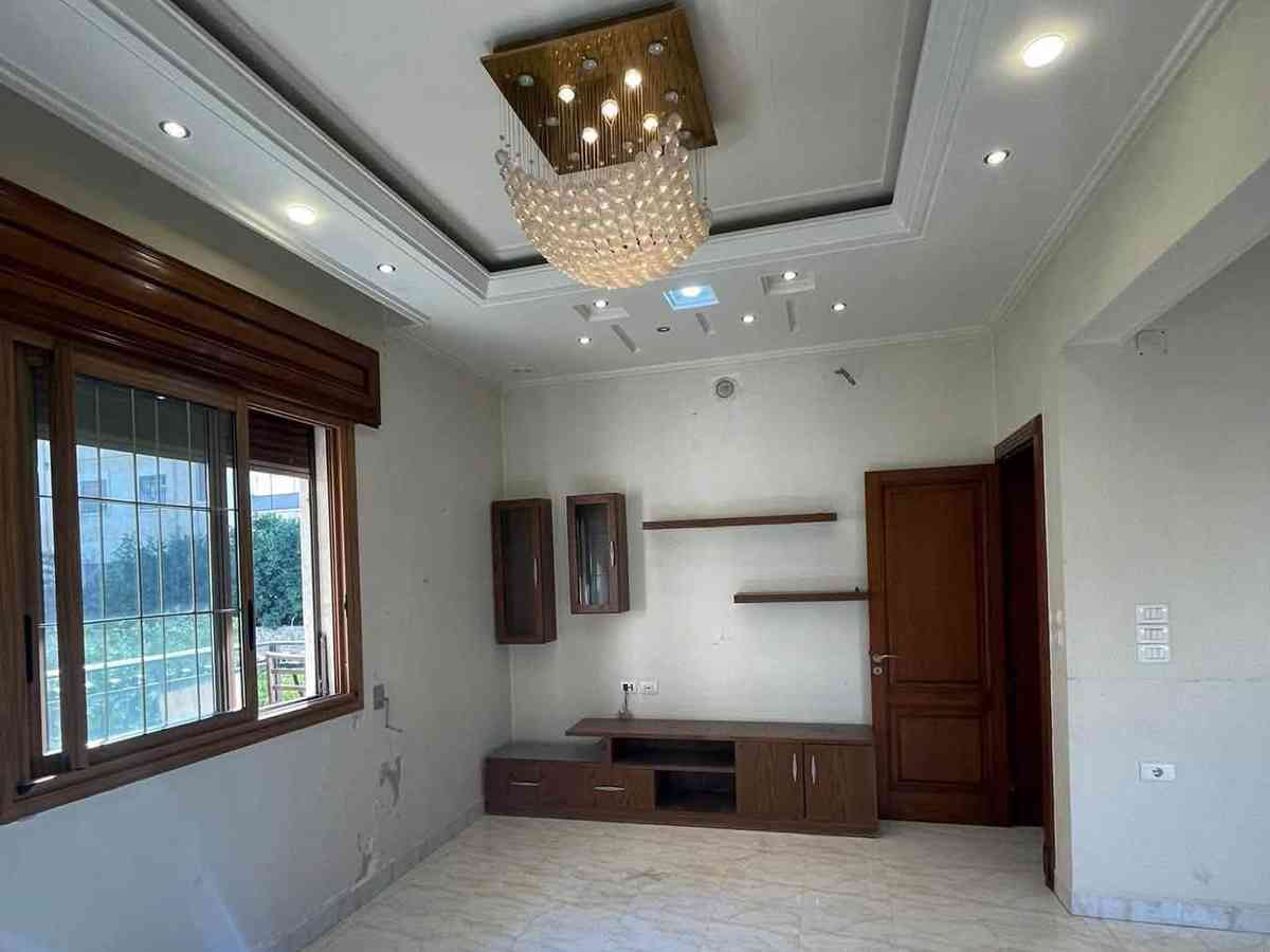 شقة 5 غرف طابق 1 للإيجار