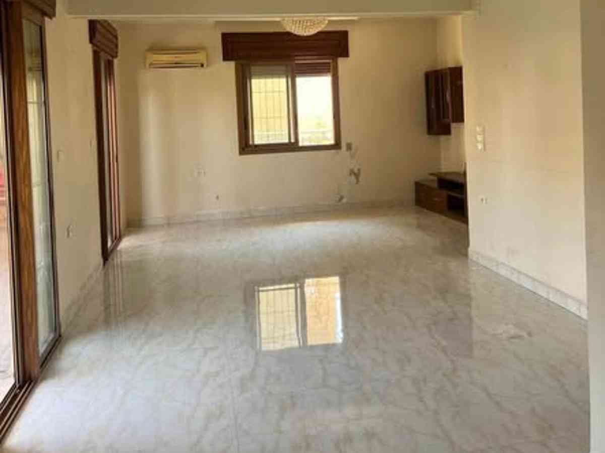 شقة 5 غرف طابق 1 للإيجار