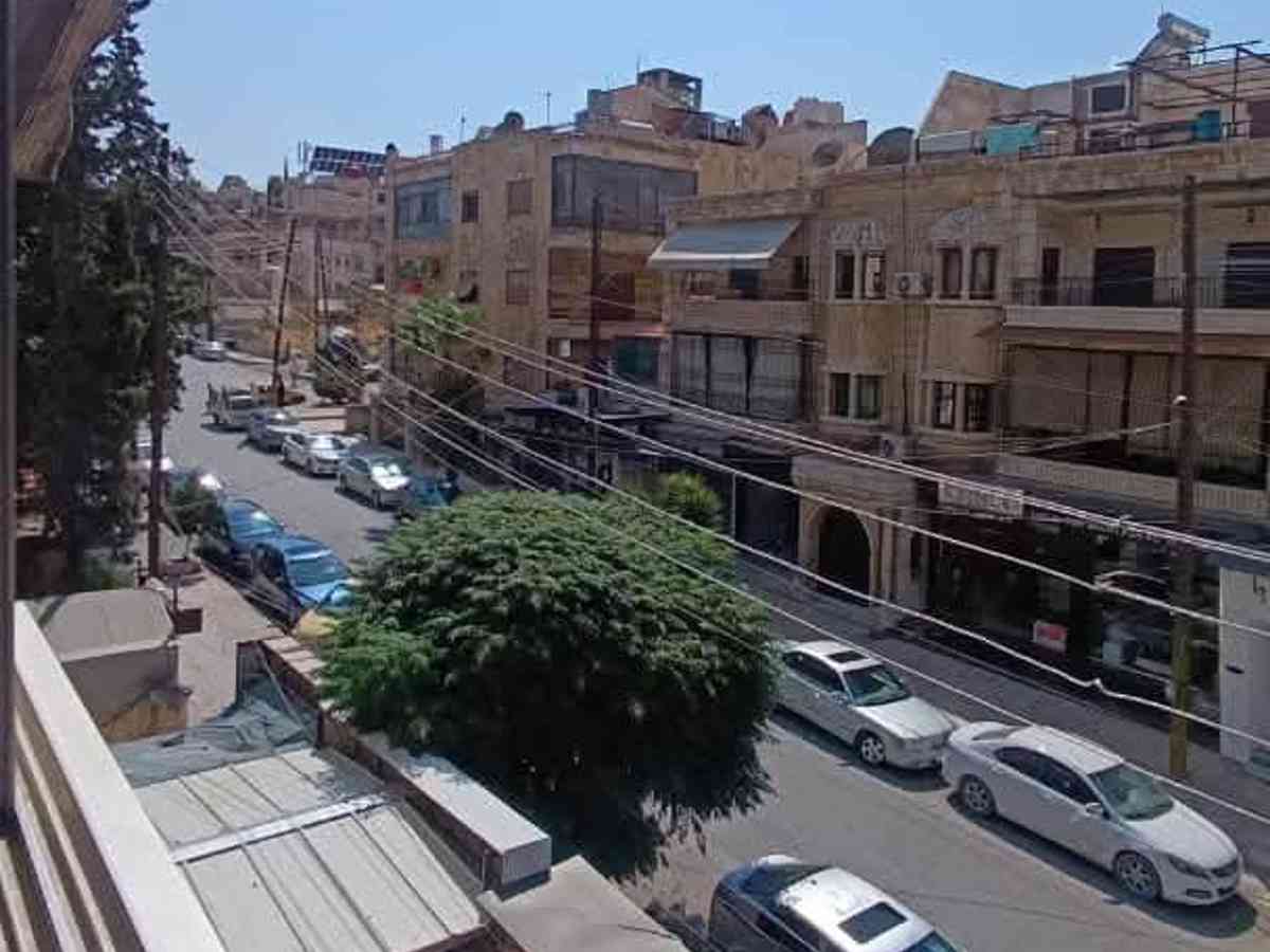 شقة 3 غرف 1 صالات طابق 2 للإيجار