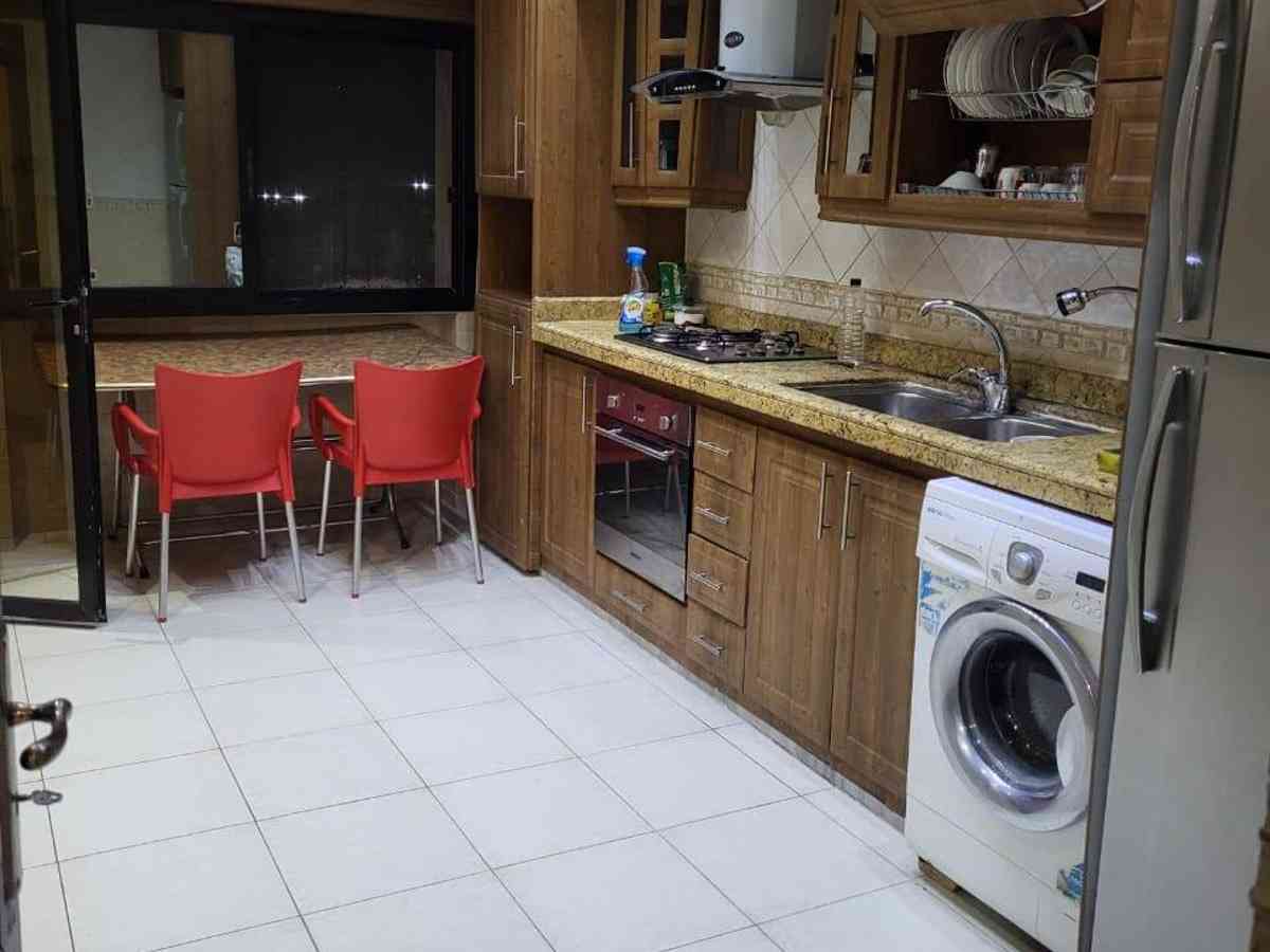 شقة 3 غرف 2 صالات طابق 7 مع فرش للإيجار