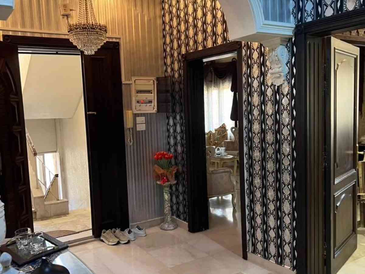شقة 7 غرف 375م² طابق 2 مع فرش للبيع