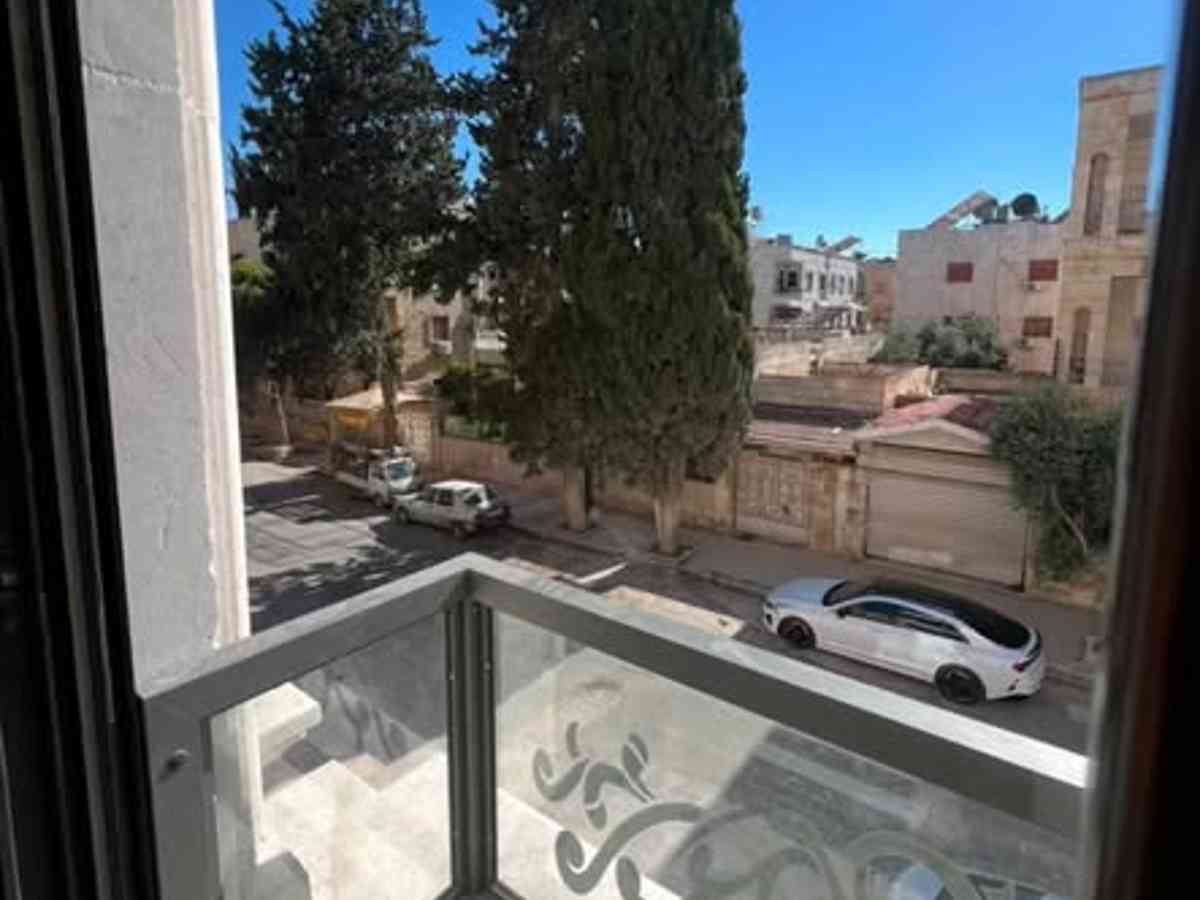 شقة 5 غرف طابق 1 للبيع