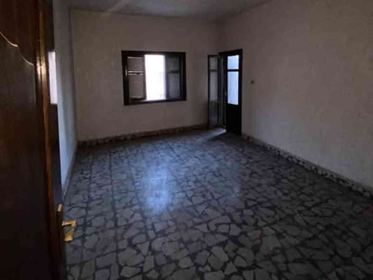 شقة 6 غرف 240م² طابق 2 للإيجار