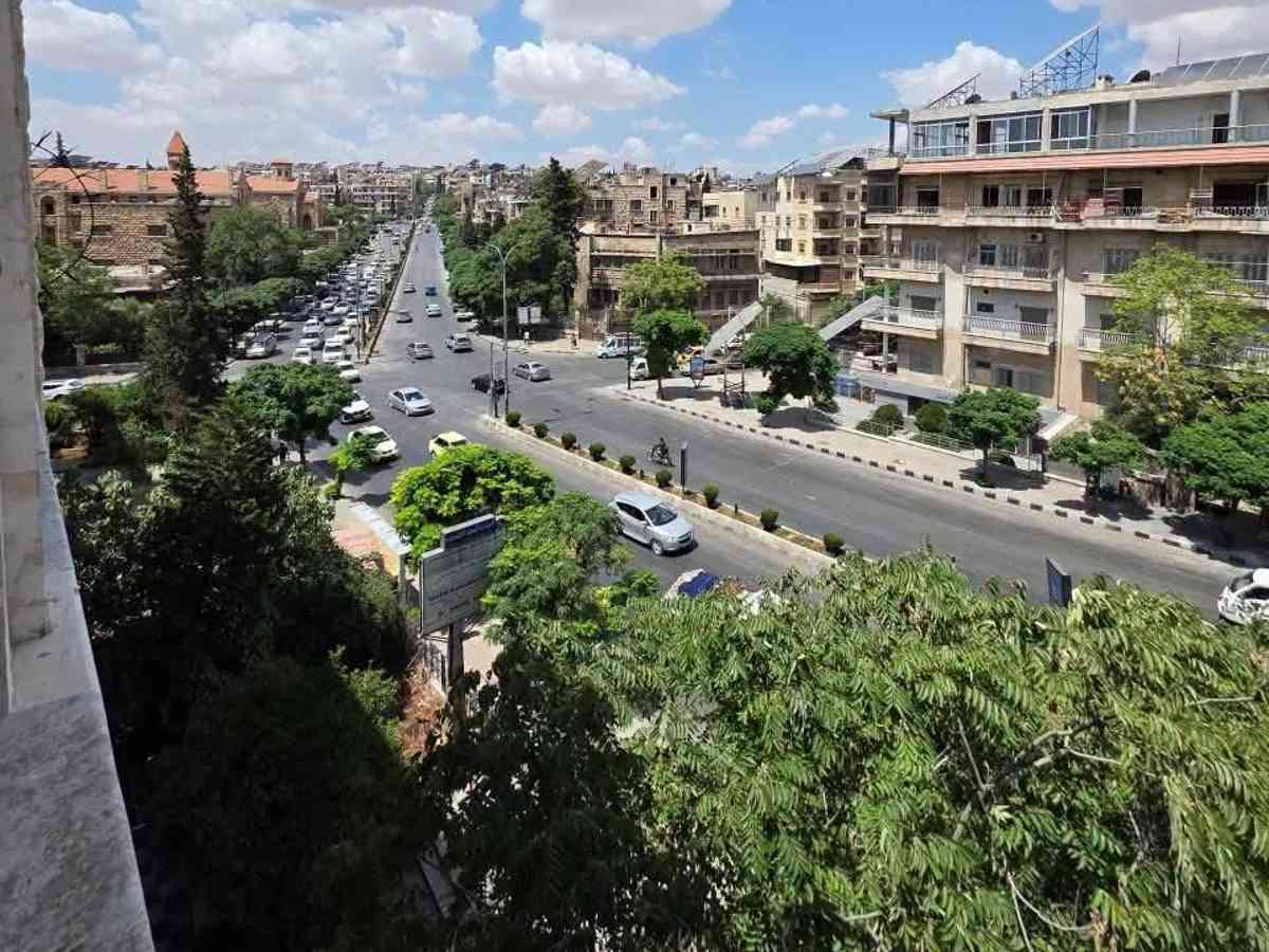 شقة 4 غرف طابق 4 للإيجار