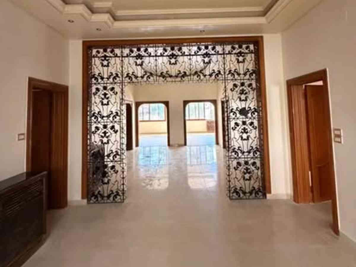 شقة 7 غرف 280م² للإيجار