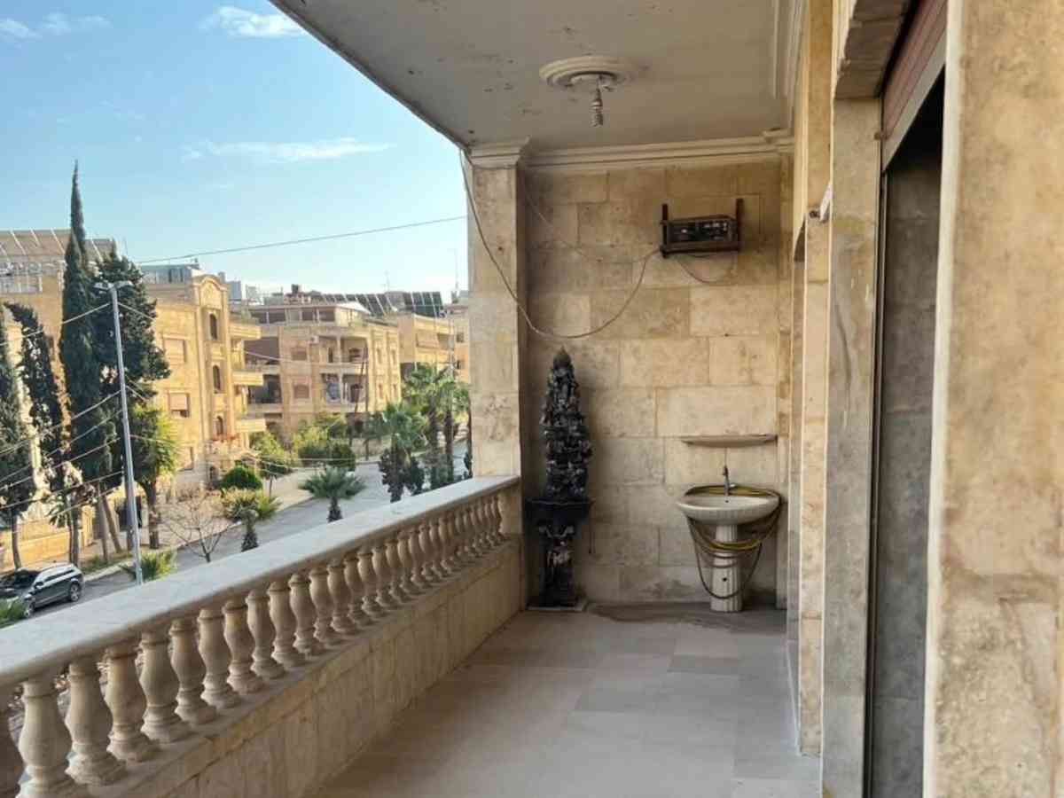 شقة 7 غرف 375م² طابق 2 مع فرش للبيع