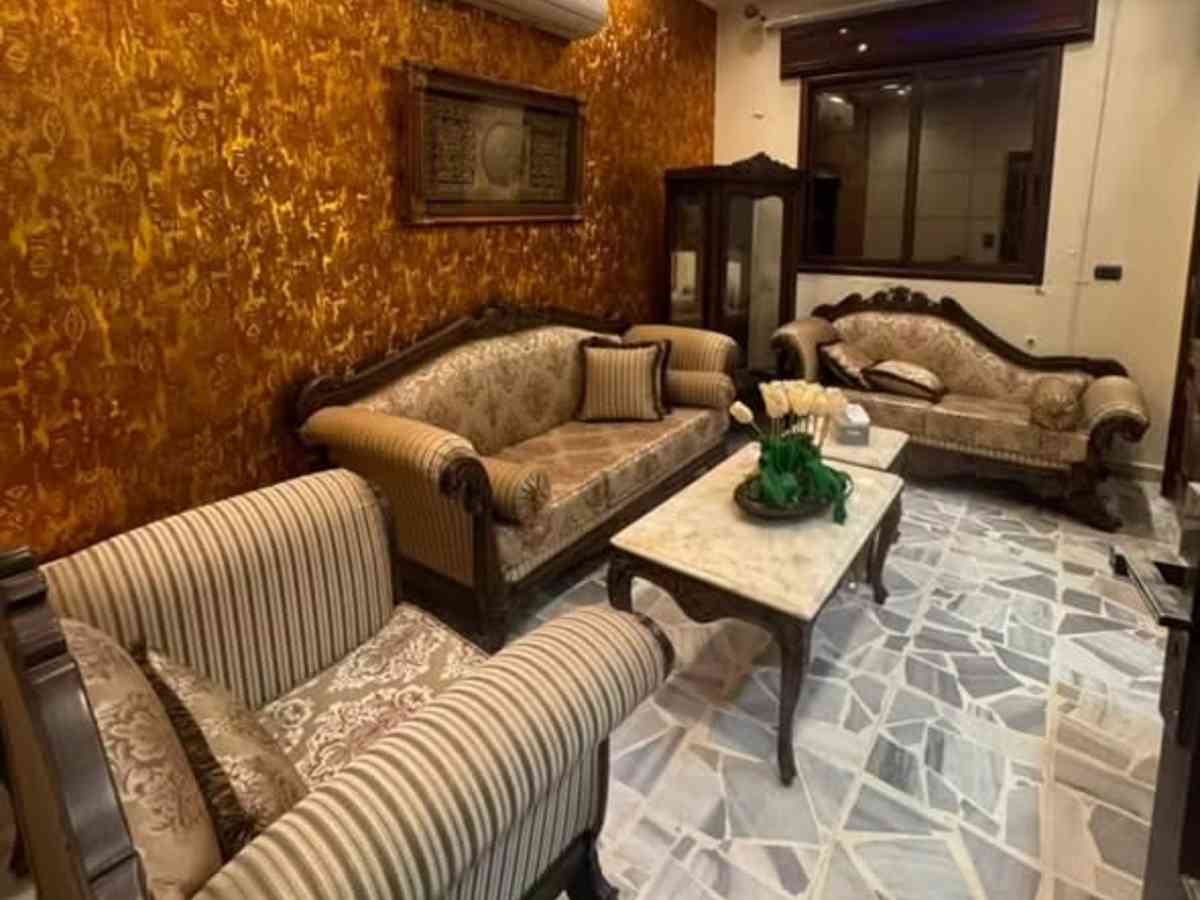 شقة 4 غرف طابق 2 مع فرش للإيجار