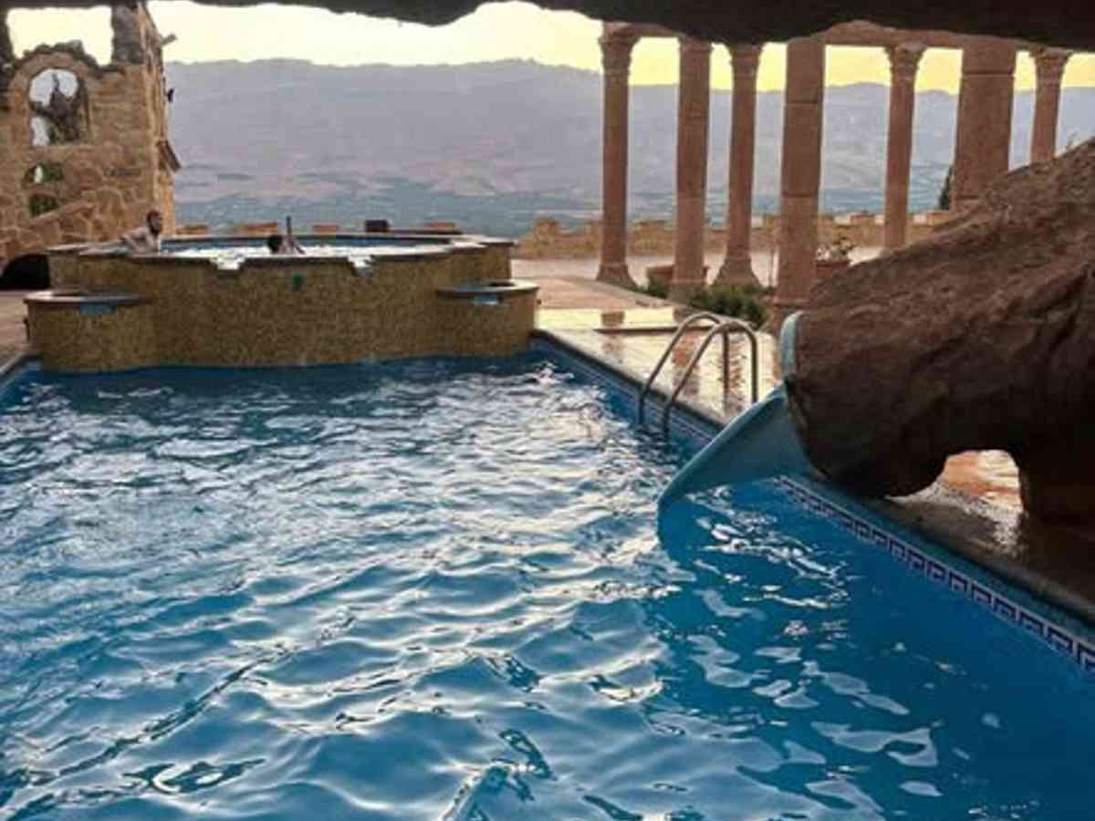 فيلا 4 غرف 1 صالات للإيجار اليومي