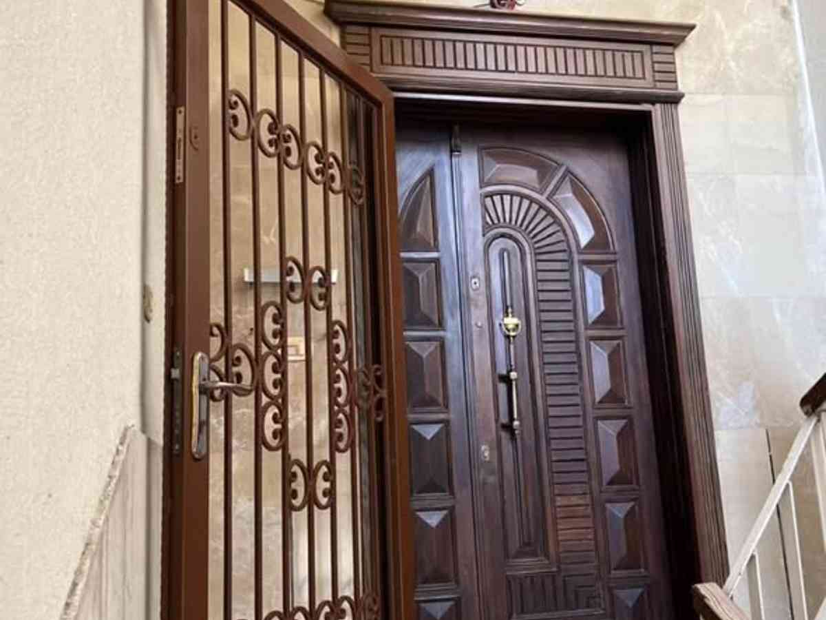 شقة 7 غرف 375م² طابق 2 مع فرش للبيع