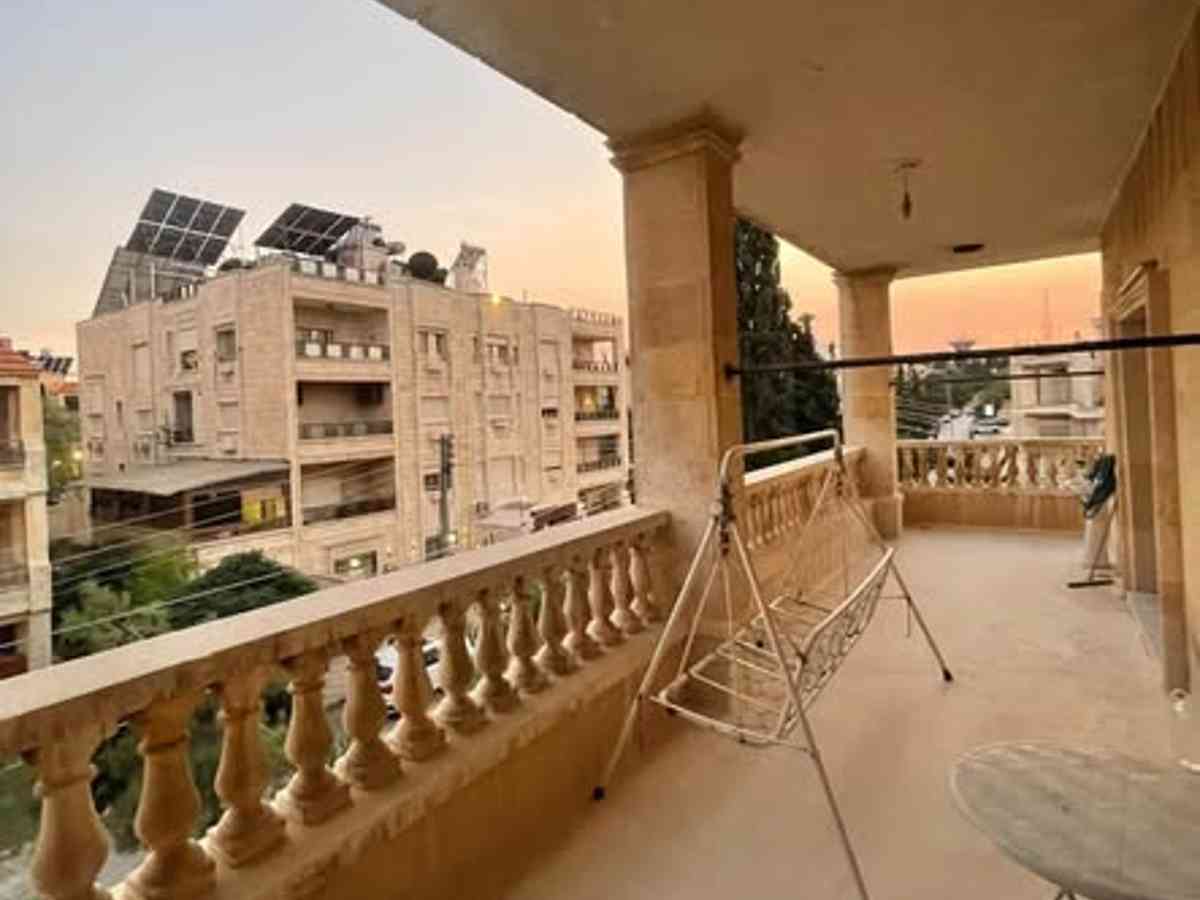 شقة 6 غرف طابق 2 للإيجار