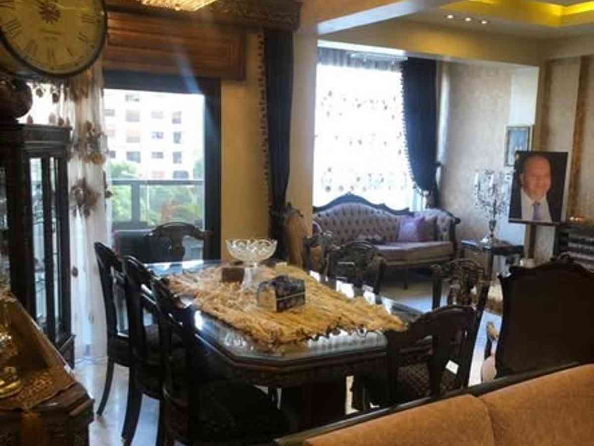 شقة 3 غرف 200م² طابق 3 مع فرش للإيجار