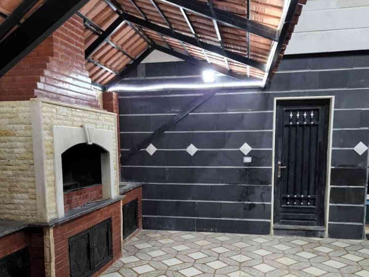 مزرعة 4 غرف 1 صالات 295م² طابق 1 للبيع