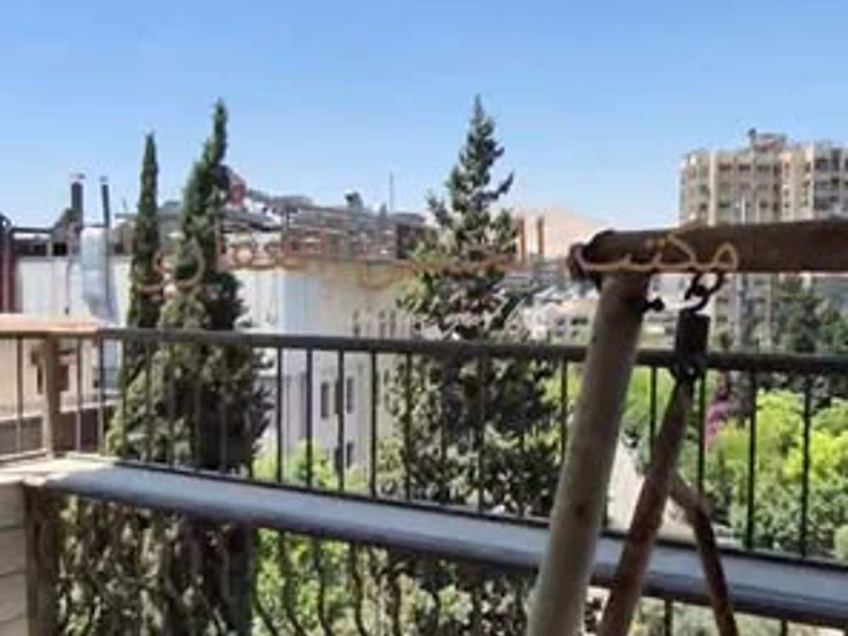 شقة 4 غرف 120م² طابق 5 مع فرش للبيع