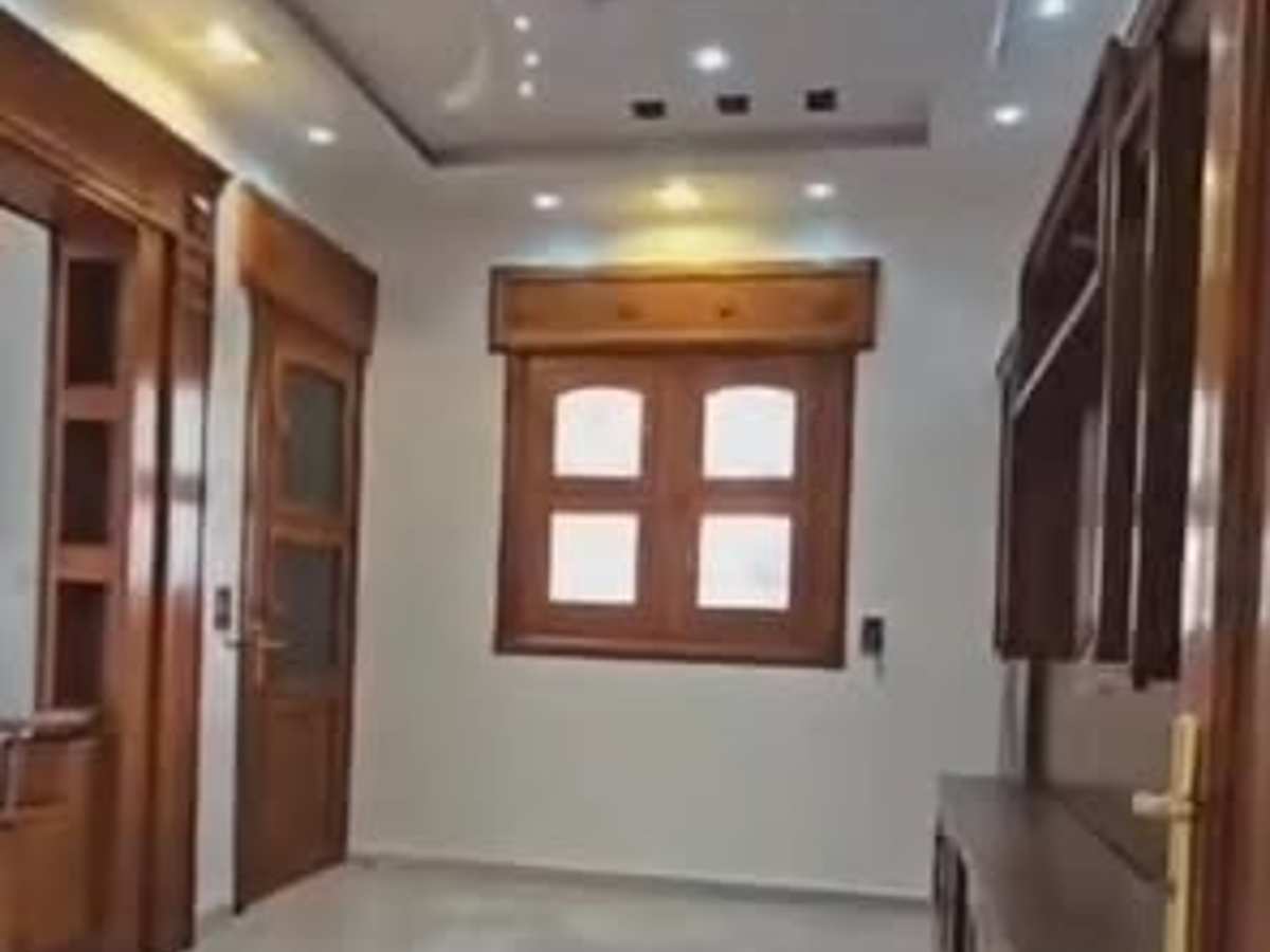 شقة 5 غرف 160م² طابق 2 للبيع