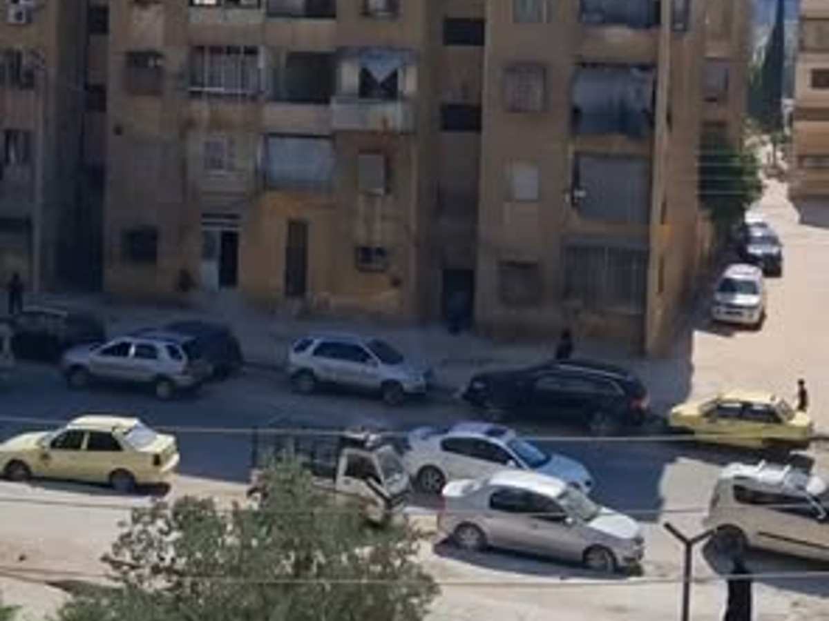 شقة 4 غرف طابق 2 للإيجار
