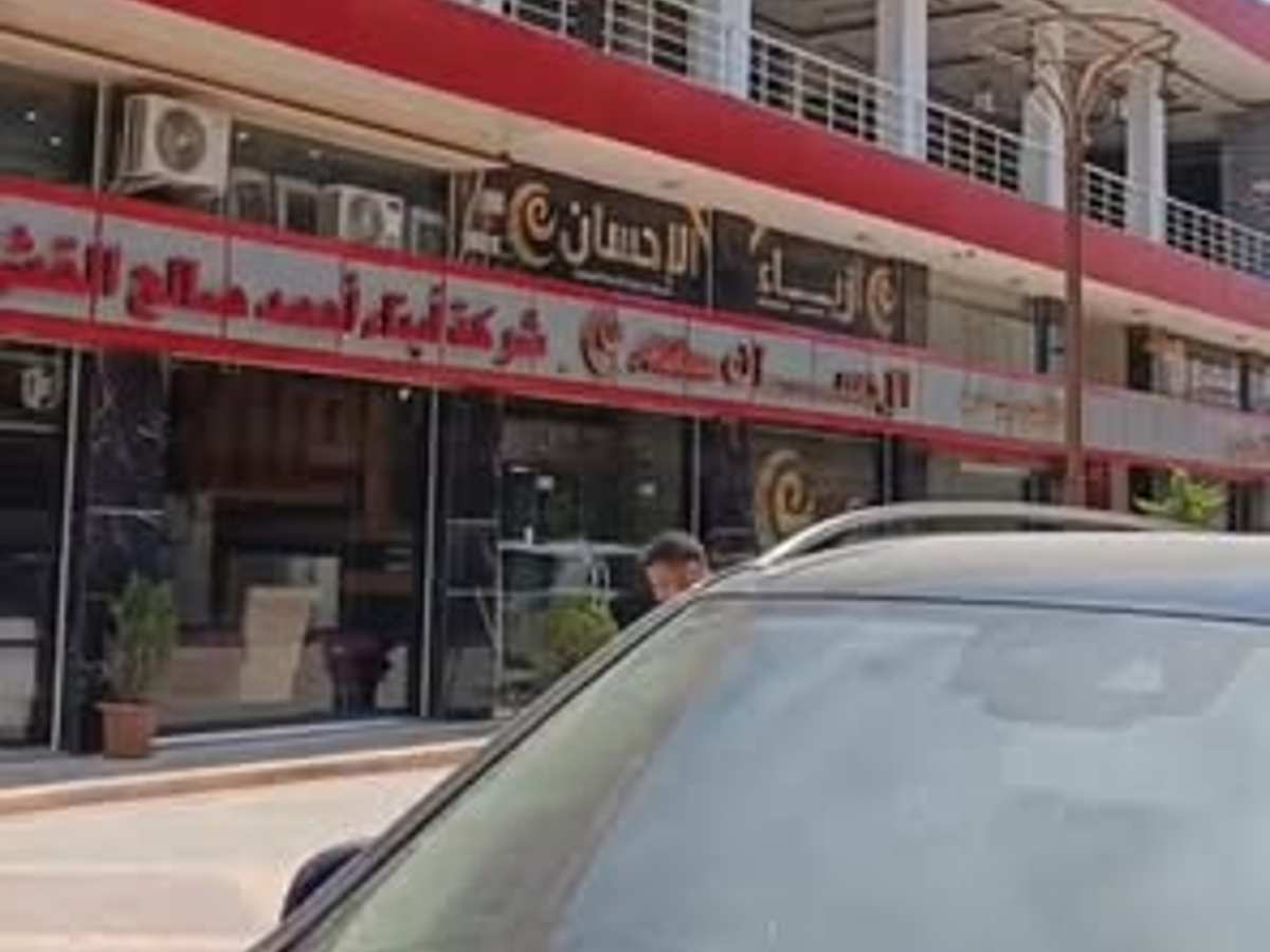 صالة 100م² للبيع