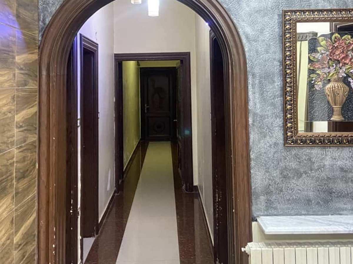 شقة 7 غرف 360م² طابق 1 للبيع