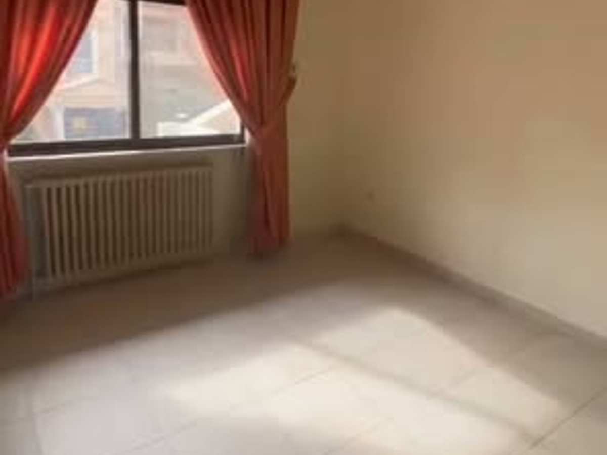 شقة 2 غرف 2 صالات طابق 1 للإيجار